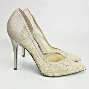 Betsy Johnson beige lace stilettos. Size 6.5